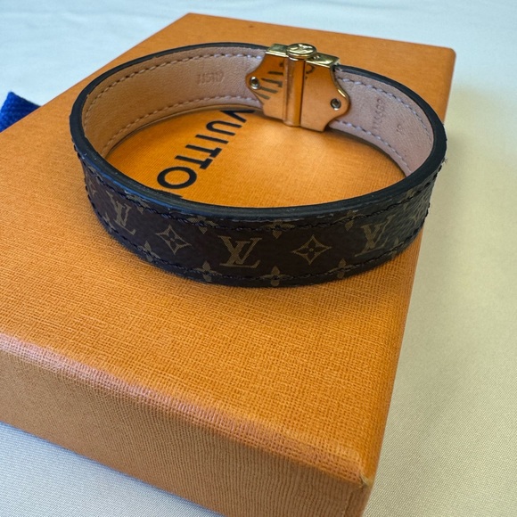 Louis Vuitton Bracelet- BRAND NEW - Picture 5 of 5